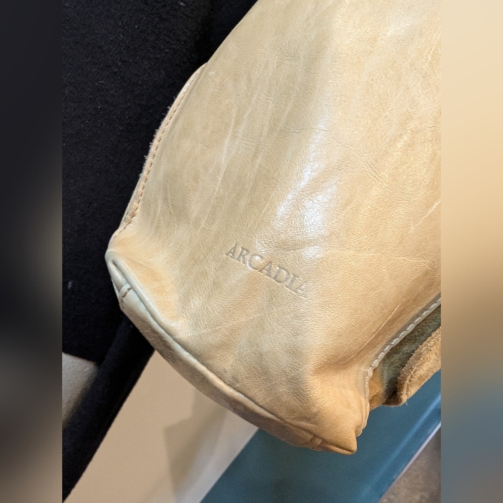 Y2K Arcadia Italy Leather vintage hobo bag gold with butterfly embossing. Rare! - Picture 11 of 15